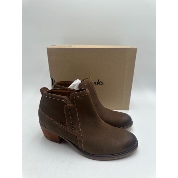 Clarks Neva Lo NEW Women's Casual/Boot Brown US Size 9 B - Picture 1 of 9